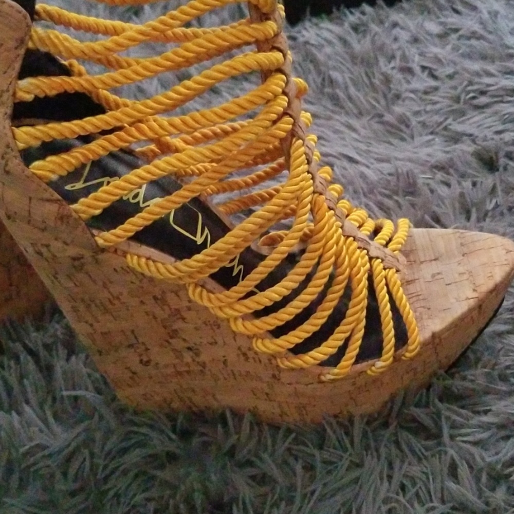 Shoes - Picture 2 of 4